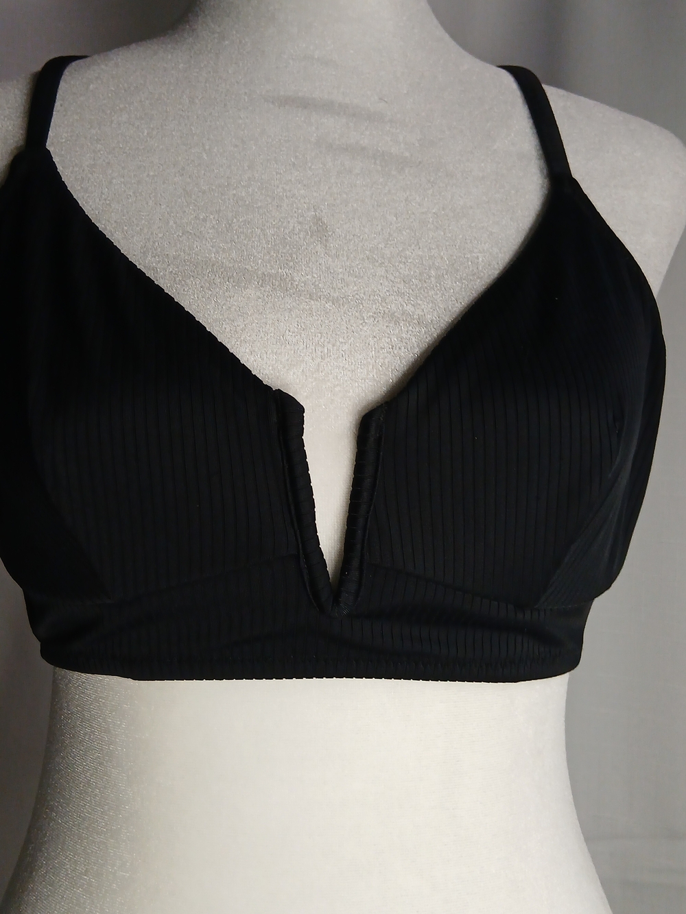 Shade & Shore Size Small 36B Black Ribbed Longline V & Underwire Bikini Swim Top